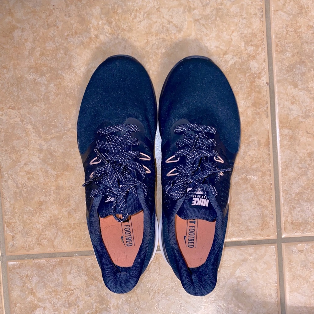 Navy Nike Training sneakers size 6